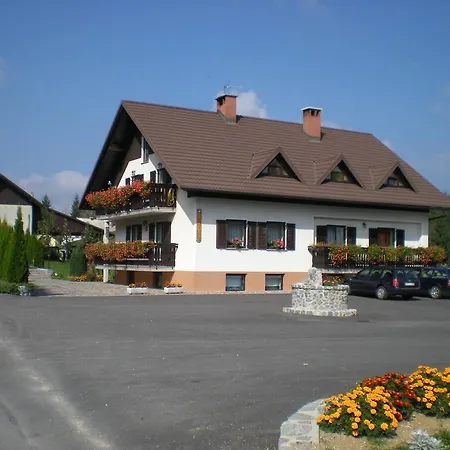 Turisticna Kmetija Pr Mark Gospodarstwo agroturystyczne Idrija